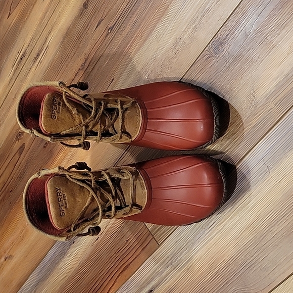 SPERRY women’s saltwater duck boot - Picture 1 of 9